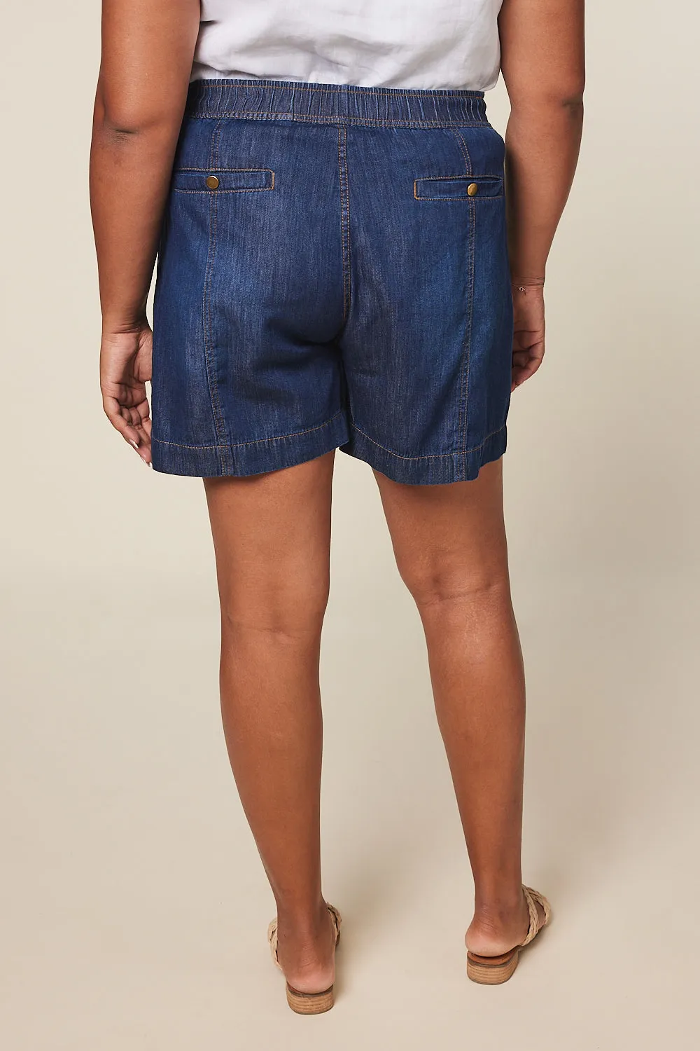 Ali Tencel Shorts in Dark Wash