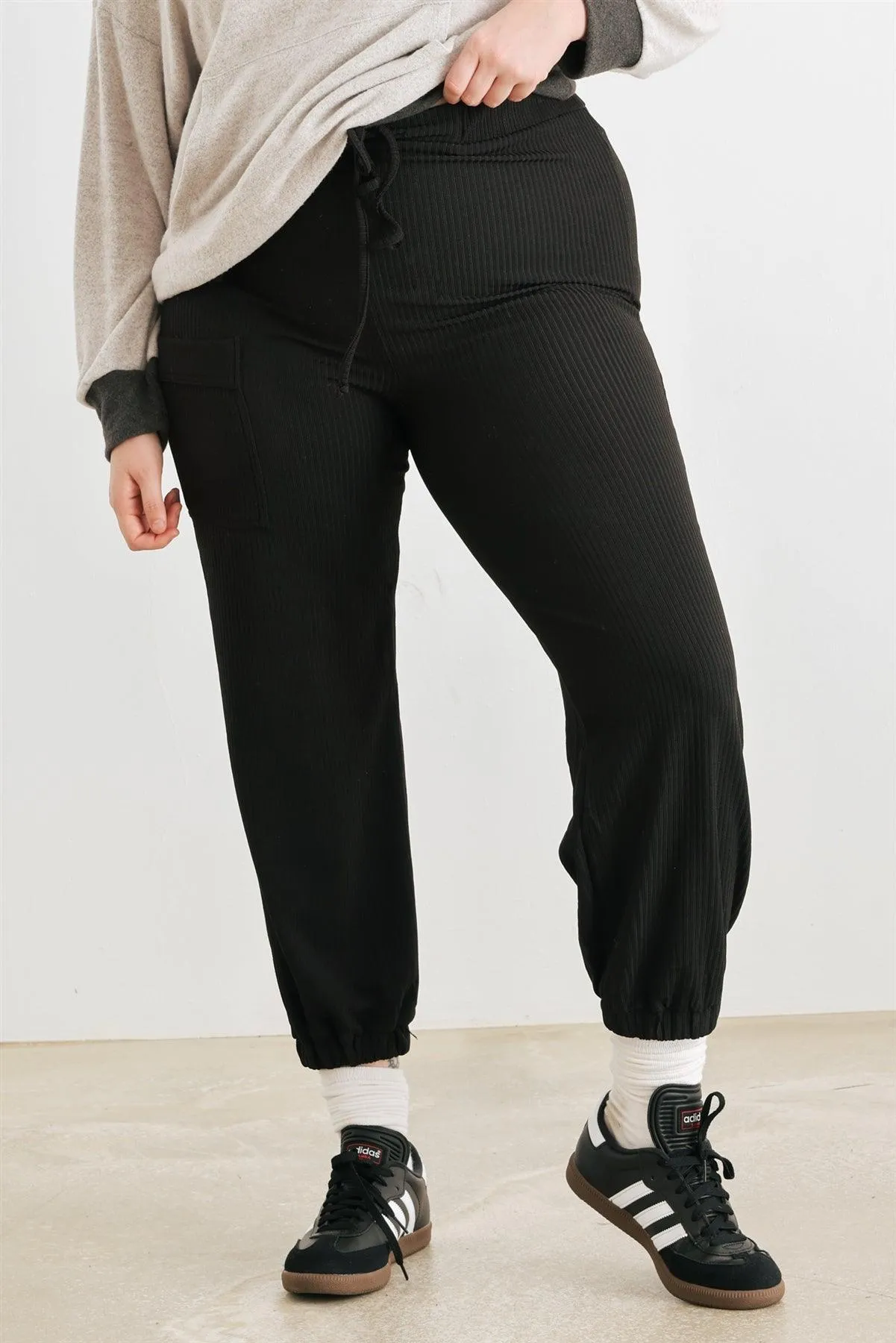 Junior Plus Black Ribbed High Waist Jogger Pants /1-1-1