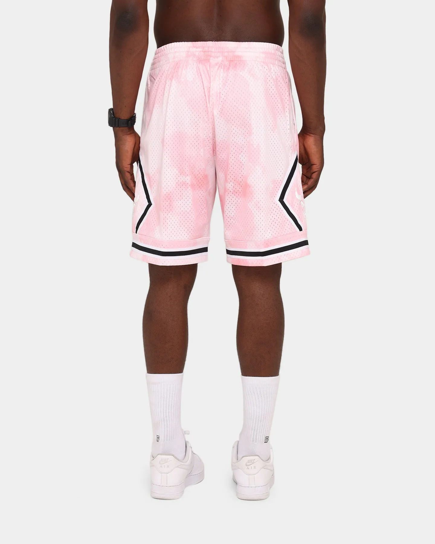 Mitchell & Ness Chicago Bulls "Cloudy Skies" Swingman Shorts Light Pink