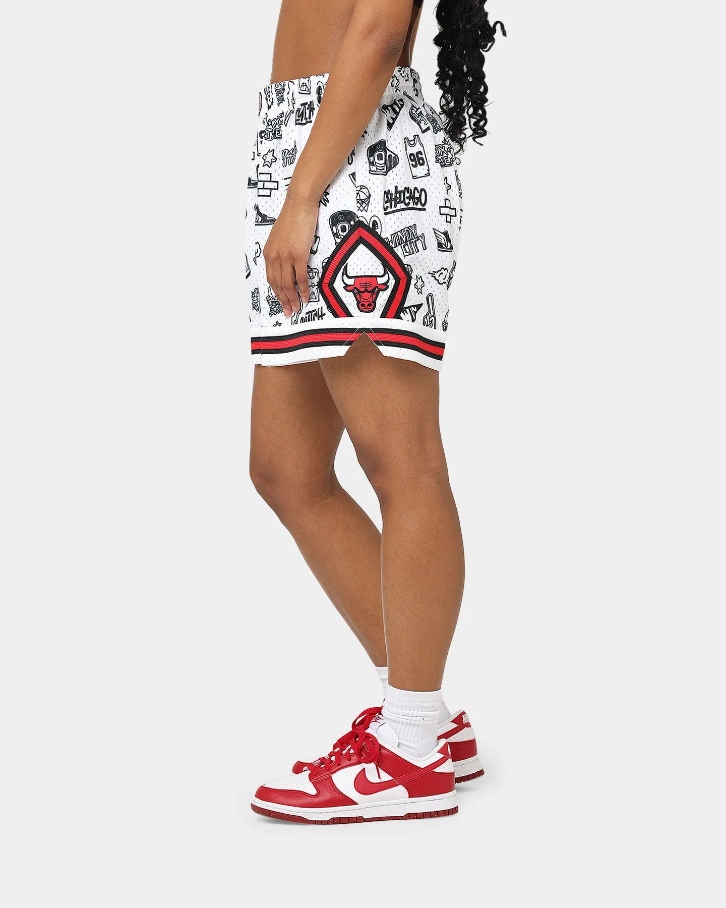 Mitchell & Ness Women's Chicago Bulls Doodle Shorts White