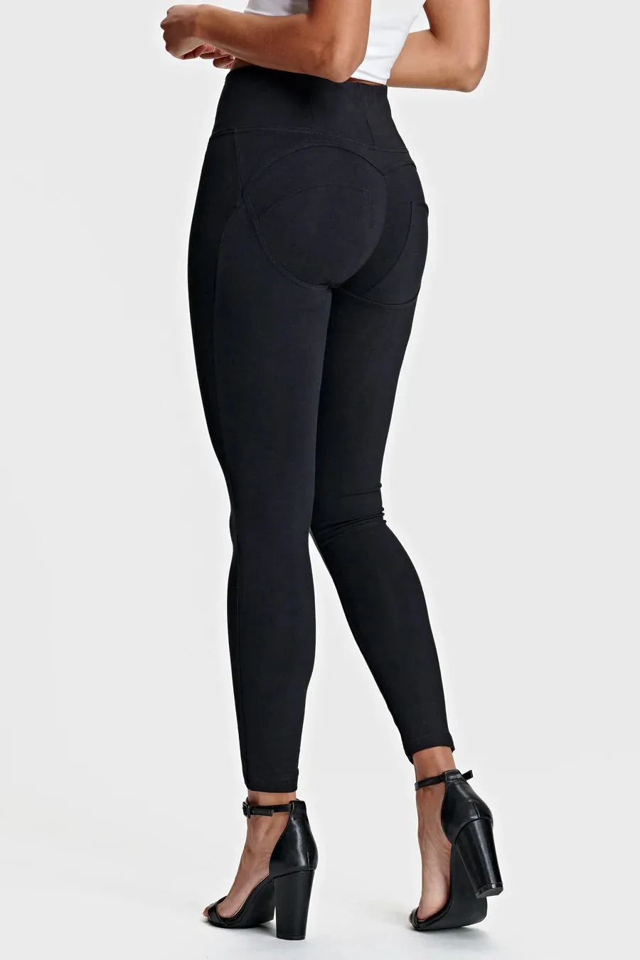 (WRUP4HC001ORG-N) SHAPING ANKLE-LENGTH HIGH-RISE WR.UP® SUPER SKINNY PANTS